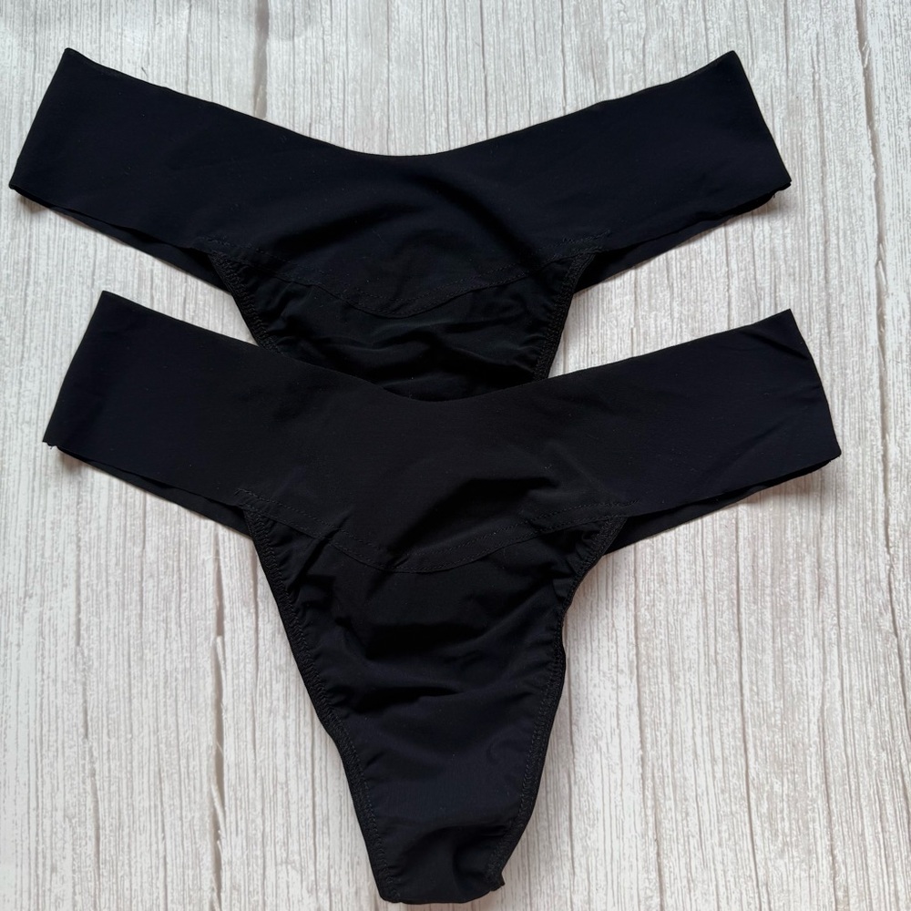 Breathe Assorted 2-Pack V-Cut Thongs
Hanky Panky